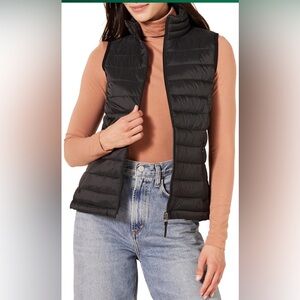 Black Puffer Vest Packable with black pouch